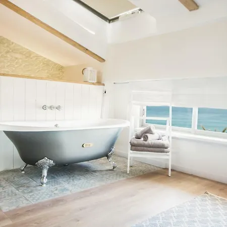 Hotell The House & 3*