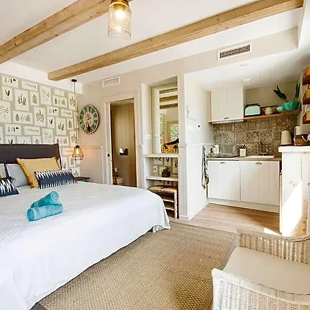The House & 3*