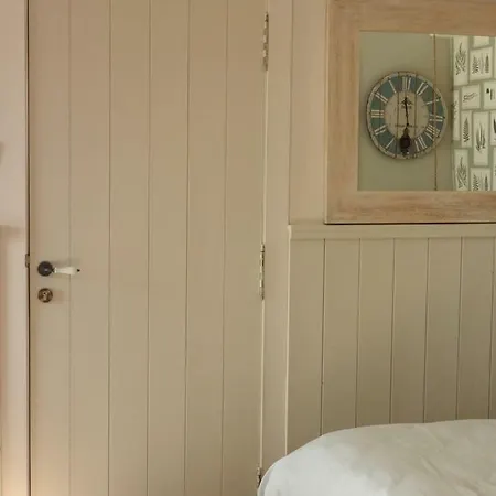 Hotel The House & 3*