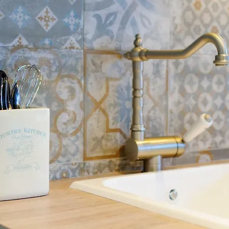 The House & Hotel 3*